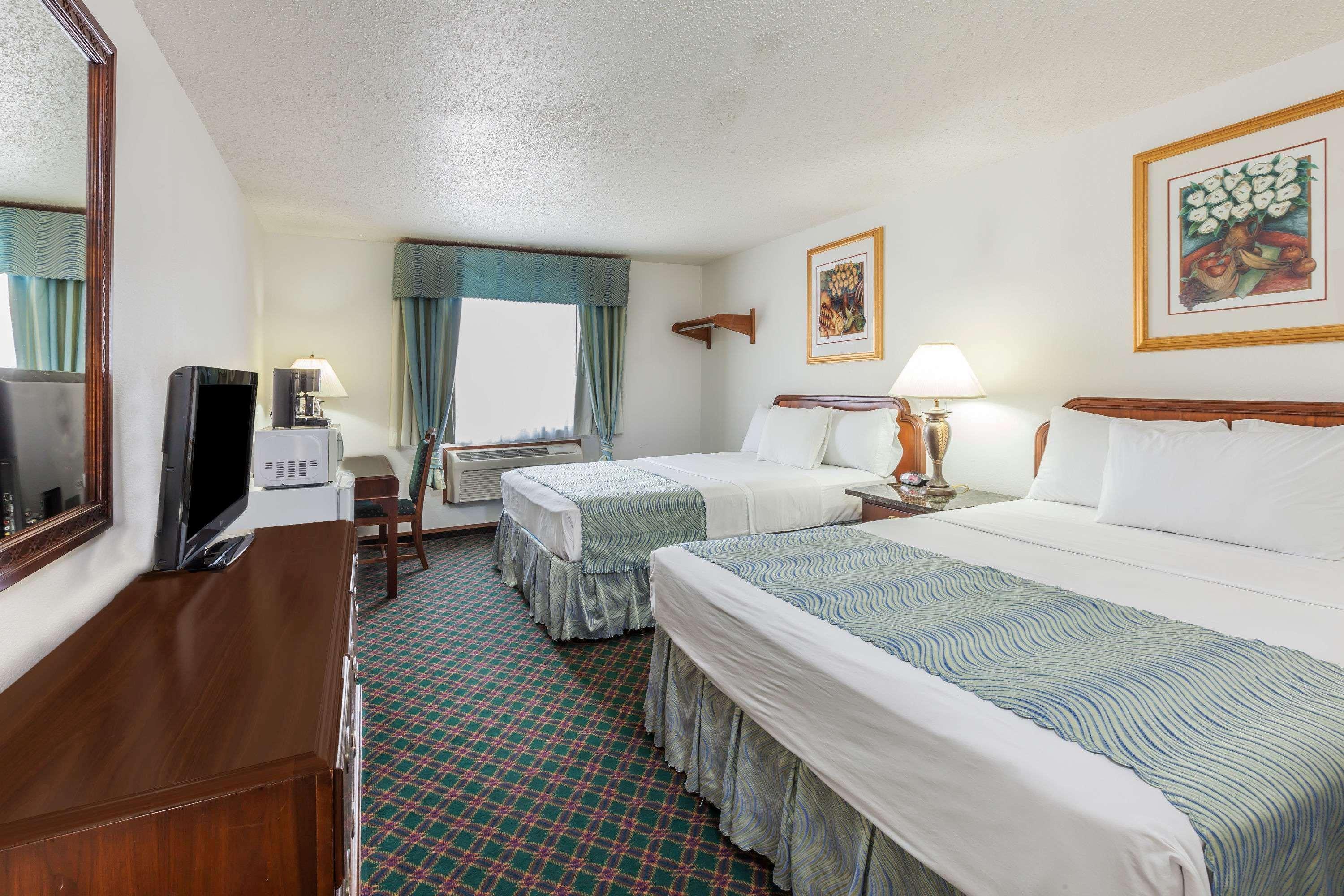 מלון Super 8 By Wyndham Irving Dfw Airport/South מראה חיצוני תמונה