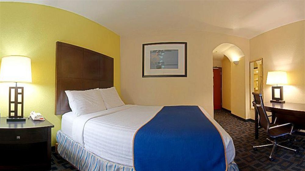 מלון Super 8 By Wyndham Irving Dfw Airport/South מראה חיצוני תמונה