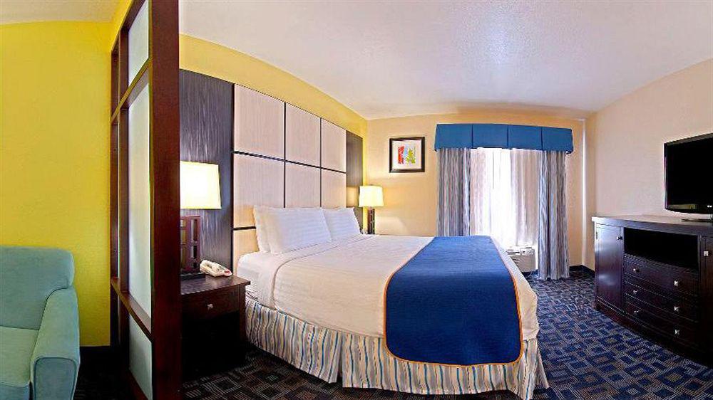 מלון Super 8 By Wyndham Irving Dfw Airport/South מראה חיצוני תמונה